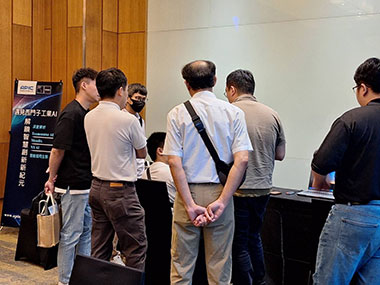 Teamcenter AI × Mendix × NX AI