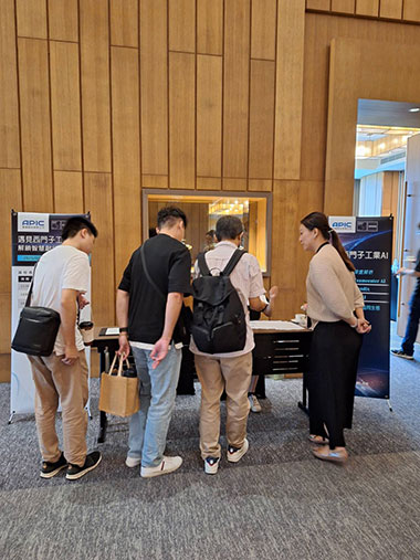 Teamcenter AI × Mendix × NX AI