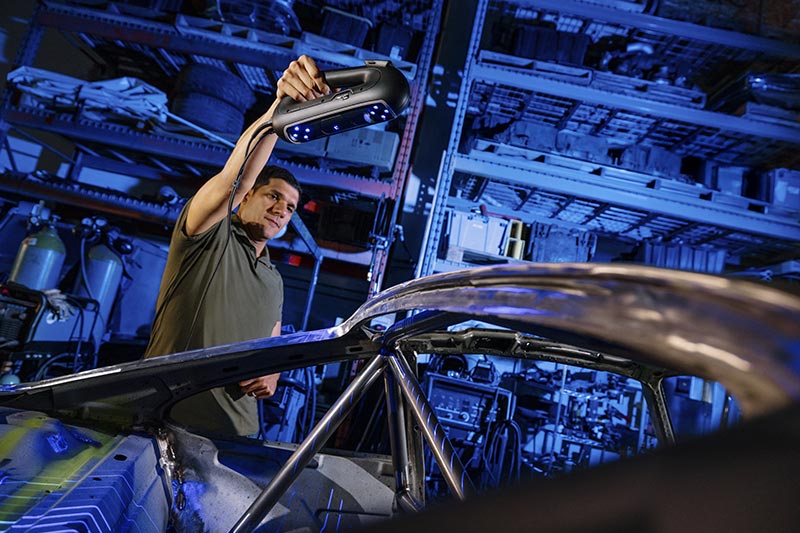 HandySCAN-PRO_Scanning-car-frame HandySCAN-PRO_Scanning-car-frame